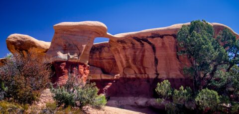 Approaching Metate Arch Iin Devils Garden, Grand Staircase Escalante National Monument, UT