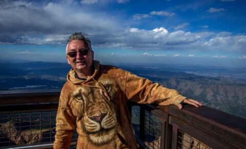 rrasha On Windy, 4300 Meters High Pikes Peak Summit, CO